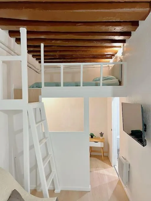 Appartement Au Centre De Paris-1